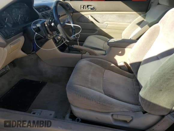 ✅ 1994 Honda Accord LX • VIN: 1HGCD7231RA018386 • Лот: 79030614. Опубликован ранее на Copart с пробегом 290 667 миль. Бесплатный доступ к архиву аукционных продаж из США и подробный отчёт об истории автомобиля на DreamBid. Изображение 7.