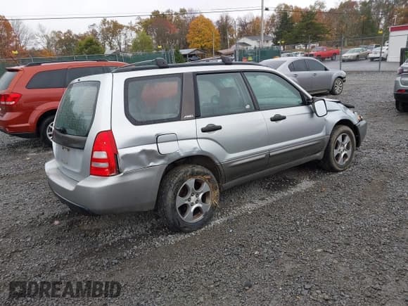 ✅ 2004 Subaru Forester XS • VIN: JF1SG65604H721338 • Lot: 43562108. Listed on IAAI with 194,707 mi. Free auction sales archive from the USA and detailed vehicle history report at DreamBid. Image 4.