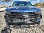 ✅ 2019 Chevrolet Silverado 1500 LT Trail Boss • VIN: 1GCPYFED2KZ400422 • Lot: 89499205. Wystawiony na Copart z przebiegiem 62 336 mil. Bezpłatny archiwum sprzedaży aukcyjnych z USA i szczegółowy raport historii pojazdu na DreamBid. Zdjęcie 5.