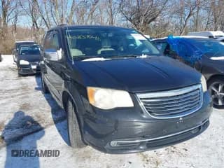✅ 2011 Chrysler Town & Country Touring L • VIN: 2A4RR8DG0BR704396 • Lot: 43837046. Wystawiony na IAAI z przebiegiem 190 257 mil. Bezpłatny archiwum sprzedaży aukcyjnych z USA i szczegółowy raport historii pojazdu na DreamBid. Zdjęcie 1.