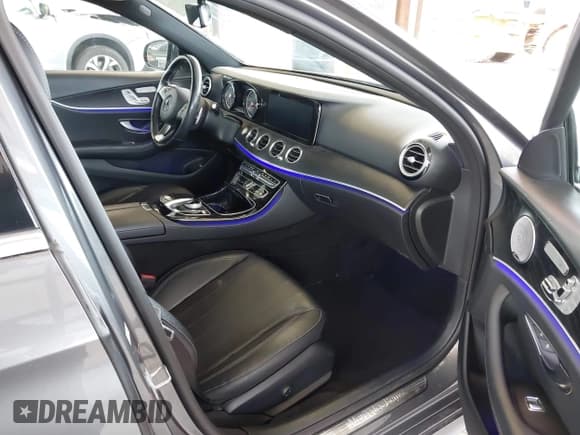 ✅ 2017 Mercedes-Benz E 300 Luxury • VIN: WDDZF4KBXHA194804 • Lot: 43566351. Listed on IAAI with 83,268 mi. Free auction sales archive from the USA and detailed vehicle history report at DreamBid. Image 5.