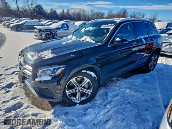 ✅ 2019 Mercedes-Benz GLC 300 • VIN: WDC0G4KBXKF664172 • Лот: 96488975. Опубликован ранее на Copart с пробегом 41 579 миль. Бесплатный доступ к архиву аукционных продаж из США и подробный отчёт об истории автомобиля на DreamBid. Изображение 1.
