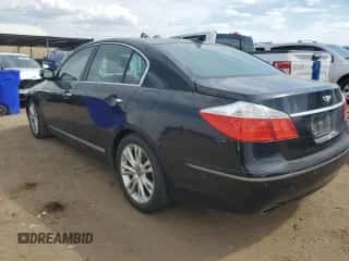 2009 Hyundai Genesis z VIN KMHGC46F89U059257, wystawiony jako Copart lot #70595514 z przebiegiem Nie podano mil oraz Nie do naprawy • Non repairable. Historia ofert i sprzedaży dostępna na DreamBid. Obrazek 2.