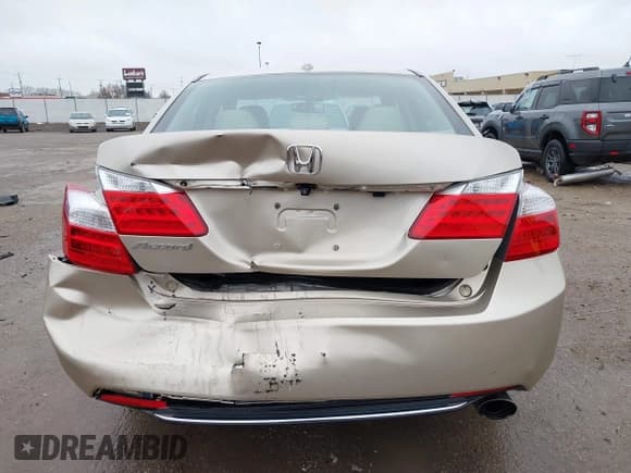 ✅ 2015 Honda Accord EX-L • VIN: 1HGCR2F84FA254262 • Lot: 43767732. Listed on IAAI with 130,119 mi. Free auction sales archive from the USA and detailed vehicle history report at DreamBid. Image 16.