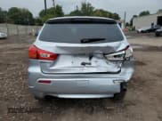 ✅ 2011 Mitsubishi Outlander ES • VIN: JA4AP3AU9BZ001711 • Lot: 81822875. Wystawiony na Copart z przebiegiem 237 264 mil. Bezpłatny archiwum sprzedaży aukcyjnych z USA i szczegółowy raport historii pojazdu na DreamBid. Zdjęcie 6.