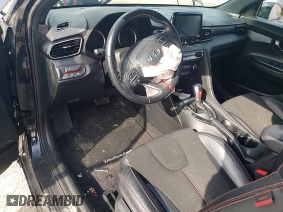 2019 Hyundai Veloster Premium z VIN KMHTG6AF9KU005624, wystawiony jako Copart lot #67913414 z przebiegiem 120 168 mil mil oraz Szkoda całkowita • Salvage title. Historia ofert i sprzedaży dostępna na DreamBid. Obrazek 8.