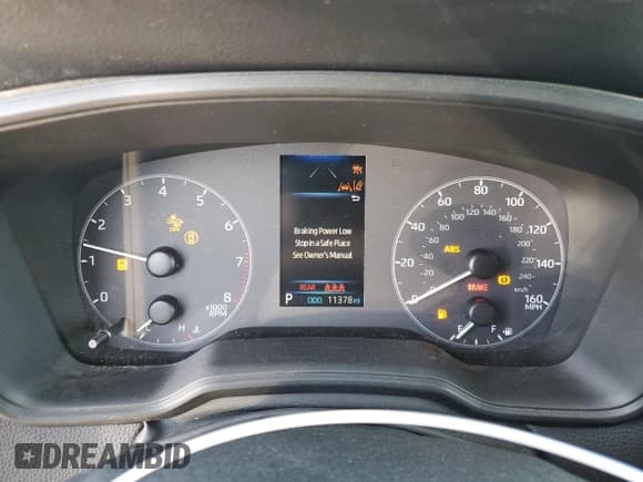 ✅ 2023 Toyota Corolla Cross LE • VIN: 7MUBAABG8PV045934 • Lot: 52174075. Wystawiony na Copart z przebiegiem 11 378 mil. Bezpłatny archiwum sprzedaży aukcyjnych z USA i szczegółowy raport historii pojazdu na DreamBid. Zdjęcie 9.