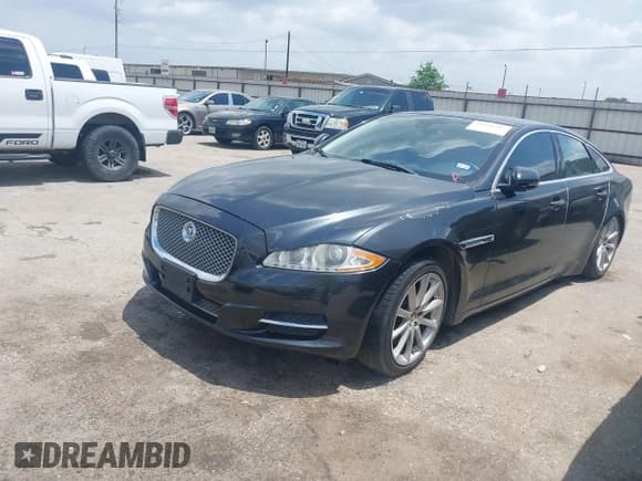 ✅ 2013 Jaguar XJ • VIN: SAJWA1C77D8V44610 • Лот: 42150382. Опубликован ранее на IAAI с пробегом Не указан. Бесплатный доступ к архиву аукционных продаж из США и подробный отчёт об истории автомобиля на DreamBid. Изображение 2.