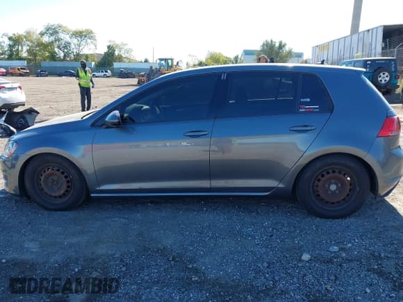 ✅ 2016 Volkswagen Golf TSI SE • VIN: 3VW217AU0GM038848 • Lot: 43381967. Wystawiony na IAAI z przebiegiem 103 579 mil. Bezpłatny archiwum sprzedaży aukcyjnych z USA i szczegółowy raport historii pojazdu na DreamBid. Zdjęcie 15.