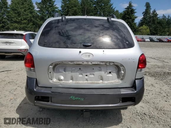 ✅ 2005 Hyundai Santa Fe GLS • VIN: KM8SC73E85U975020 • Lot: 60939385. Listed on Copart with 111,813 mi. Free auction sales archive from the USA and detailed vehicle history report at DreamBid. Image 6.