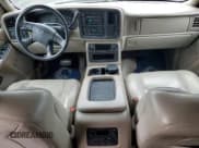 ✅ 2005 Chevrolet Suburban LT • VIN: 3GNFK16Z55G254040 • Lot: 43133425. Listed on Copart with 184,755 mi. Free auction sales archive from the USA and detailed vehicle history report at DreamBid. Image 8.