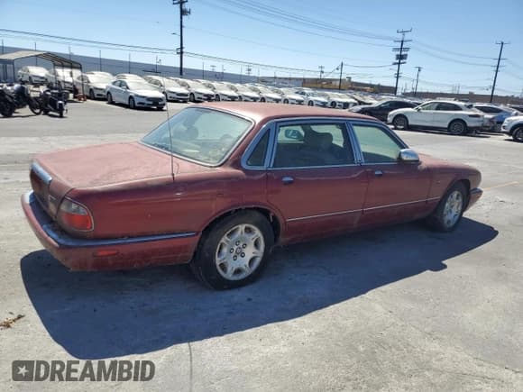 ✅ 2001 Jaguar XJ Vanden Plas • VIN: SAJDA24C71LF38777 • Lot: 66724715. Wystawiony na Copart z przebiegiem 62 656 mil. Bezpłatny archiwum sprzedaży aukcyjnych z USA i szczegółowy raport historii pojazdu na DreamBid. Zdjęcie 3.