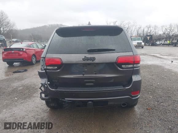 ✅ 2017 Jeep Grand Cherokee Altitude • VIN: 1C4RJFAG6HC768143 • Lot: 43790168. Listed on IAAI with 15,245 mi. Free auction sales archive from the USA and detailed vehicle history report at DreamBid. Image 17.