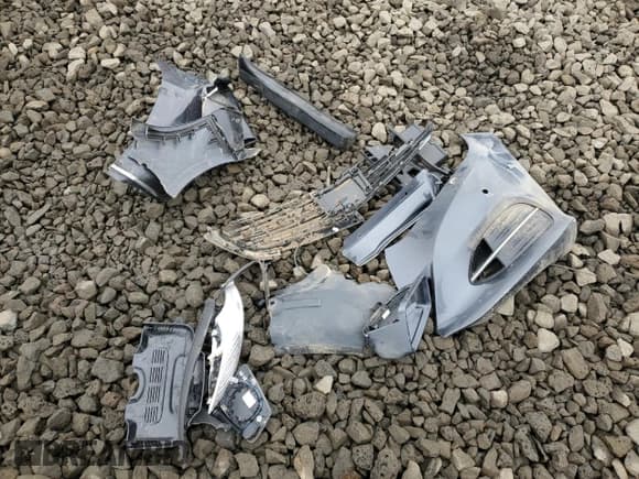 ✅ 2015 Mercedes-Benz E 350 Sport • VIN: WDDHF5KBXFB140461 • Lot: 85413445. Listed on Copart with 112,657 mi. Free auction sales archive from the USA and detailed vehicle history report at DreamBid. Image 12.