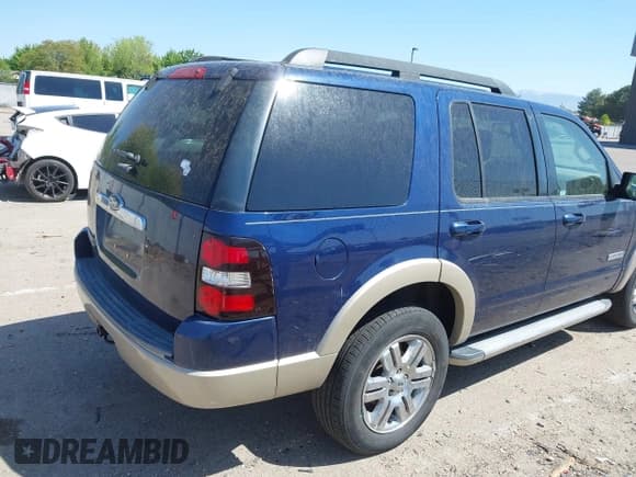 ✅ 2008 Ford Explorer Eddie Bauer • VIN: 1FMEU64E28UA00911 • Lot: 42187858. Wystawiony na IAAI z przebiegiem 187 368 mil. Bezpłatny archiwum sprzedaży aukcyjnych z USA i szczegółowy raport historii pojazdu na DreamBid. Zdjęcie 4.
