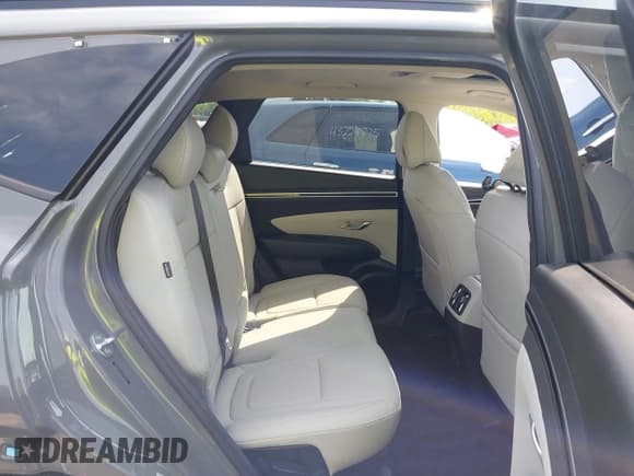 ✅ 2024 Hyundai Tucson SEL • VIN: 5NMJFCDE5RH312807 • Lot: 43211979. Wystawiony na IAAI z przebiegiem 15 221 mil. Bezpłatny archiwum sprzedaży aukcyjnych z USA i szczegółowy raport historii pojazdu na DreamBid. Zdjęcie 8.