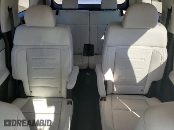 ✅ 2025 Hyundai Santa Fe Calligraphy • VIN: 5NMP54GL3SH087094 • Lot: 80396755. Listed on Copart with 4,828 mi. Free auction sales archive from the USA and detailed vehicle history report at DreamBid. Image 10.