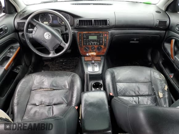 ✅ 2003 Volkswagen Passat GLS • VIN: WVWPH63B53P393111 • Lot: 44540375. Wystawiony na Copart z przebiegiem 188 772 mil. Bezpłatny archiwum sprzedaży aukcyjnych z USA i szczegółowy raport historii pojazdu na DreamBid. Zdjęcie 8.