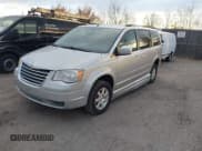 ✅ 2008 Chrysler Town & Country Touring • VIN: 2A8HR54PX8R624072 • Лот: 43692599. Опубликован ранее на IAAI с пробегом 142 950 миль. Бесплатный доступ к архиву аукционных продаж из США и подробный отчёт об истории автомобиля на DreamBid. Изображение 2.