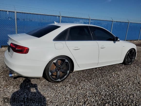 ✅ 2013 Audi S4 Premium • VIN: WAUFGCFL0DA149112 • Lot: 67396245. Listed on Copart with 201,471 mi. Free auction sales archive from the USA and detailed vehicle history report at DreamBid. Image 3.