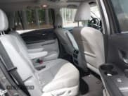 ✅ 2017 Honda Pilot Elite • VIN: 5FNYF6H02HB100235 • Lot: 43026575. Wystawiony na IAAI z przebiegiem 174 362 mil. Bezpłatny archiwum sprzedaży aukcyjnych z USA i szczegółowy raport historii pojazdu na DreamBid. Zdjęcie 8.