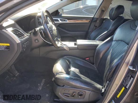 ✅ 2015 Hyundai Genesis 3.8L • VIN: KMHGN4JE6FU102949 • Lot: 81791304. Wystawiony na Copart z przebiegiem 103 704 mil. Bezpłatny archiwum sprzedaży aukcyjnych z USA i szczegółowy raport historii pojazdu na DreamBid. Zdjęcie 7.