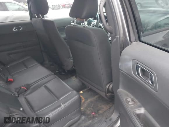 ✅ 2015 Ford Police Interceptor Utility • VIN: 1FM5K8AR7FGA28899 • Lot: 43801388. Wystawiony na IAAI z przebiegiem 126 450 mil. Bezpłatny archiwum sprzedaży aukcyjnych z USA i szczegółowy raport historii pojazdu na DreamBid. Zdjęcie 8.