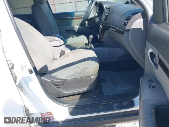 ✅ 2010 Hyundai Santa Fe GLS • VIN: 5NMSG3AB9AH360326 • Лот: 43458947. Опубликован ранее на IAAI с пробегом 236 430 миль. Бесплатный доступ к архиву аукционных продаж из США и подробный отчёт об истории автомобиля на DreamBid. Изображение 5.