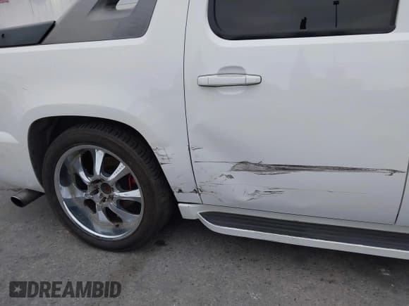 ✅ 2007 Chevrolet Avalanche LTZ • VIN: 3GNEC12J87G109246 • Lot: 41989146. Listed on IAAI with 171,005 mi. Free auction sales archive from the USA and detailed vehicle history report at DreamBid. Image 6.