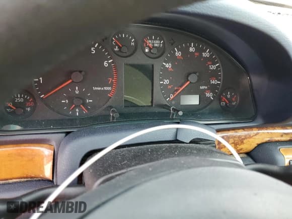 ✅ 1998 Audi A4 • VIN: WAUED28D7WA102408 • Lot: 77905754. Wystawiony na Copart z przebiegiem Nie podano. Bezpłatny archiwum sprzedaży aukcyjnych z USA i szczegółowy raport historii pojazdu na DreamBid. Zdjęcie 9.