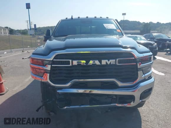 ✅ 2025 Ram 2500 Tradesman • VIN: 3C6UR5CJ0SG568957 • Lot: 43212543. Listed on IAAI with 2,774 mi. Free auction sales archive from the USA and detailed vehicle history report at DreamBid. Image 13.