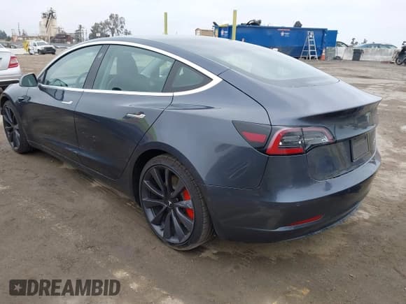 ✅ 2020 Tesla Model 3 Performance • VIN: 5YJ3E1EC3LF802068 • Lot: 41886024. Wystawiony na IAAI z przebiegiem 50 271 mil. Bezpłatny archiwum sprzedaży aukcyjnych z USA i szczegółowy raport historii pojazdu na DreamBid. Zdjęcie 3.