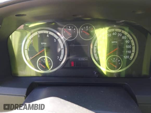 2010 Dodge 1500 Sport z VIN 1D7RV1CT0AS169693, wystawiony jako IAAI lot #42156871 z przebiegiem 152 323 mil mil oraz . Historia ofert i sprzedaży dostępna na DreamBid. Obrazek 7.