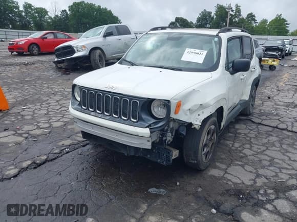 ✅ 2017 Jeep Renegade Sport • VIN: ZACCJAAB3HPF03639 • Lot: 42958021. Listed on IAAI with 201,963 mi. Free auction sales archive from the USA and detailed vehicle history report at DreamBid. Image 18.