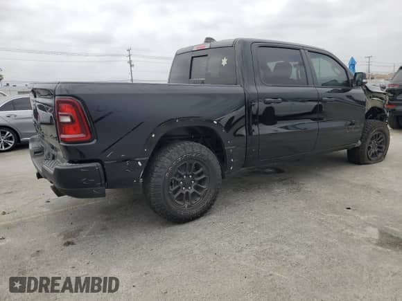 2025 Ram 1500 Rebel z VIN 1C6SRFLPXSN550944, wystawiony jako Copart lot #65262975 z przebiegiem 6 560 mil mil oraz Szkoda całkowita • Salvage title. Historia ofert i sprzedaży dostępna na DreamBid. Obrazek 3.