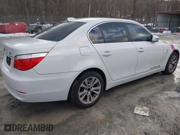 ✅ 2009 BMW 5 Series 535i xDrive • VIN: WBANV93589C131866 • Lot: 41328920. Wystawiony na IAAI z przebiegiem 119 398 mil. Bezpłatny archiwum sprzedaży aukcyjnych z USA i szczegółowy raport historii pojazdu na DreamBid. Zdjęcie 4.