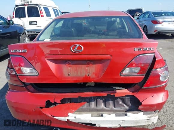 ✅ 2003 Lexus ES 300 • VIN: JTHBF30G536008519 • Lot: 43520436. Wystawiony na IAAI z przebiegiem 284 122 mil. Bezpłatny archiwum sprzedaży aukcyjnych z USA i szczegółowy raport historii pojazdu na DreamBid. Zdjęcie 16.