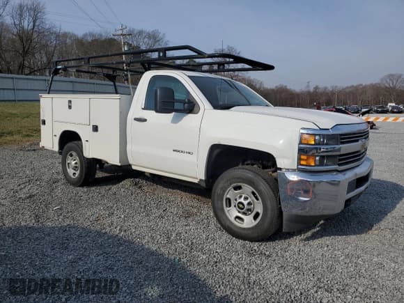 ✅ 2015 Chevrolet Silverado 2500HD Work Truck • VIN: 1GB0CUEG9FZ521974 • Lot: 48957935. Wystawiony na Copart z przebiegiem 192 714 mil. Bezpłatny archiwum sprzedaży aukcyjnych z USA i szczegółowy raport historii pojazdu na DreamBid. Zdjęcie 4.