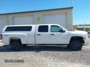 ✅ 2008 Chevrolet Silverado 2500HD LTZ • VIN: 1GCHK23658F173160 • Lot: 43628235. Wystawiony na IAAI z przebiegiem 772 758 mil. Bezpłatny archiwum sprzedaży aukcyjnych z USA i szczegółowy raport historii pojazdu na DreamBid. Zdjęcie 13.
