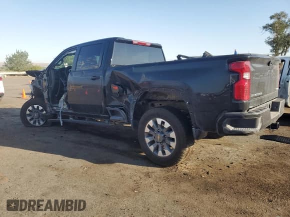 ✅ 2025 Chevrolet Silverado 2500HD Custom • VIN: 2GC4KME73S1178744 • Lot: 68050095. Wystawiony na Copart z przebiegiem Nie podano. Bezpłatny archiwum sprzedaży aukcyjnych z USA i szczegółowy raport historii pojazdu na DreamBid. Zdjęcie 2.