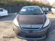 ✅ 2013 Ford Fiesta SE • VIN: 3FADP4BJ5DM191420 • Lot: 43616036. Wystawiony na IAAI z przebiegiem 92 385 mil. Bezpłatny archiwum sprzedaży aukcyjnych z USA i szczegółowy raport historii pojazdu na DreamBid. Zdjęcie 6.