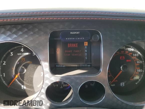 ✅ 2011 Bentley Continental GT • VIN: SCBDP3ZA6BC070035 • Лот: 76982744. Опубликован ранее на Copart с пробегом 31 035 миль. Бесплатный доступ к архиву аукционных продаж из США и подробный отчёт об истории автомобиля на DreamBid. Изображение 9.