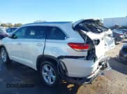 ✅ 2017 Toyota Highlander Limited Platinum • VIN: 5TDYZRFH5HS218017 • Lot: 43569903. Listed on IAAI with 221,162 mi. Free auction sales archive from the USA and detailed vehicle history report at DreamBid. Image 15.