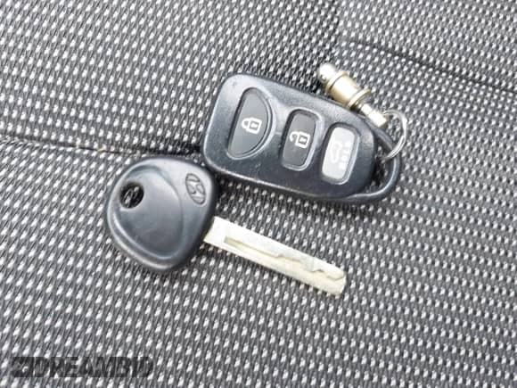 2012 Hyundai Veloster w/Black Int with VIN KMHTC6AD6CU020657, listed as a IAAI auction lot 42031670 with 187,585 mi miles and . Bid and sale history available at DreamBid. Image 11.