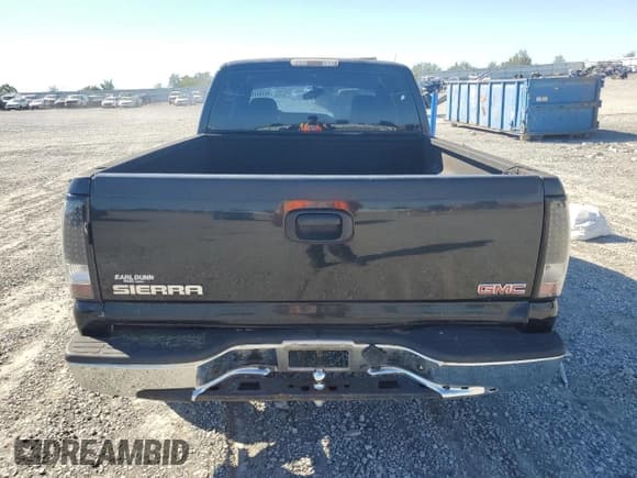 ✅ 2005 GMC Sierra 1500 Work Truck • VIN: 1GTEC19X35Z243940 • Лот: 86164165. Опубликован ранее на Copart с пробегом 43 962 миль. Бесплатный доступ к архиву аукционных продаж из США и подробный отчёт об истории автомобиля на DreamBid. Изображение 6.