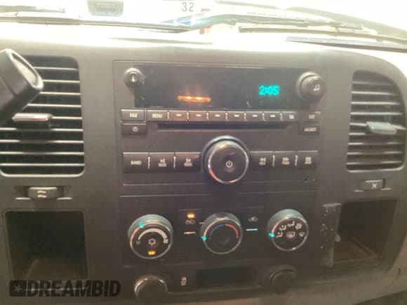 ✅ 2012 Chevrolet Silverado 1500 LS • VIN: 1GCRKREA6CZ229600 • Lot: 43041309. Listed on IAAI with 190,465 mi. Free auction sales archive from the USA and detailed vehicle history report at DreamBid. Image 1.