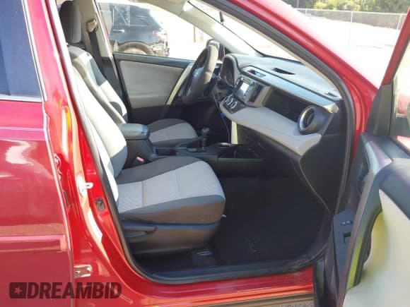 ✅ 2015 Toyota RAV4 LE • VIN: JTMZFREV4FD061576 • Lot: 42958797. Wystawiony na IAAI z przebiegiem 275 584 mil. Bezpłatny archiwum sprzedaży aukcyjnych z USA i szczegółowy raport historii pojazdu na DreamBid. Zdjęcie 5.