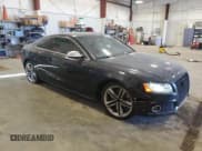 ✅ 2012 Audi S5 Premium Plus • VIN: WAUCVAFR0CA002644 • Лот: 88418275. Опубликован ранее на Copart с пробегом 114 037 миль. Бесплатный доступ к архиву аукционных продаж из США и подробный отчёт об истории автомобиля на DreamBid. Изображение 4.