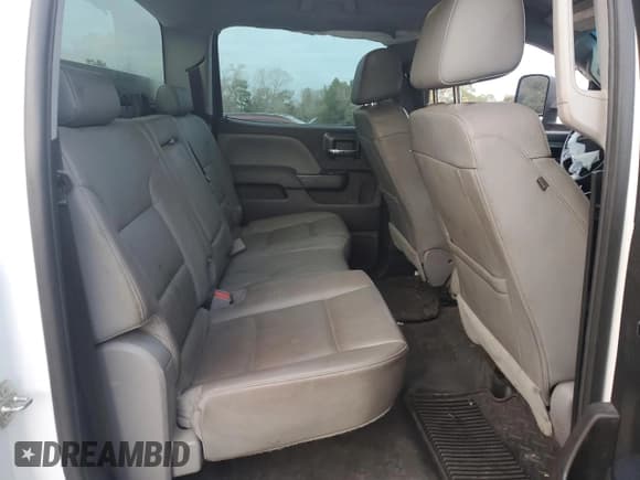 ✅ 2018 Chevrolet Silverado 1500 • VIN: 1GB1CUEY4JF106665 • Лот: 42390645. Опубликован ранее на Copart с пробегом 206 295 миль. Бесплатный доступ к архиву аукционных продаж из США и подробный отчёт об истории автомобиля на DreamBid. Изображение 10.