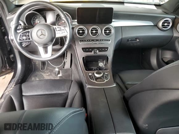 ✅ 2019 Mercedes-Benz C 300 • VIN: 55SWF8DB4KU307158 • Lot: 92496355. Listed on Copart with 56,351 mi. Free auction sales archive from the USA and detailed vehicle history report at DreamBid. Image 8.